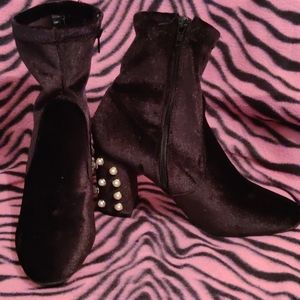 Sock ankle boots